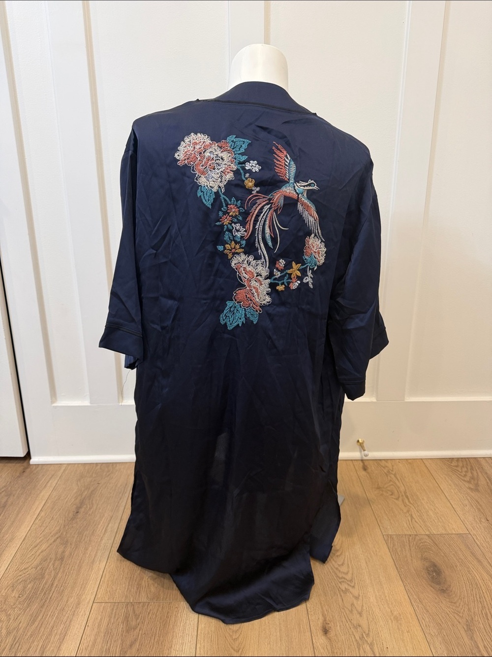 A. Calin by Flying Tomato Navy Blue Phoenix Embroidered Kimono Size Large